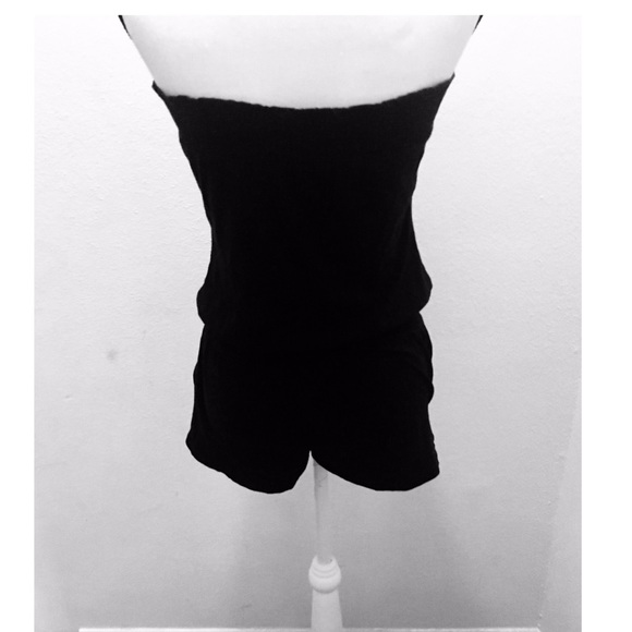 ❌SOLD❌ Forever 21 Black Cozy Romper with Pockets - Picture 5 of 8